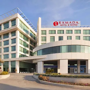Ramada & By Wyndham Izmir Turkije