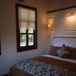 https://mehmet-efendi-konagi.hotelstrabzon.net